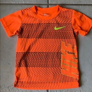 Nike Toddler Boys shirt size 4T